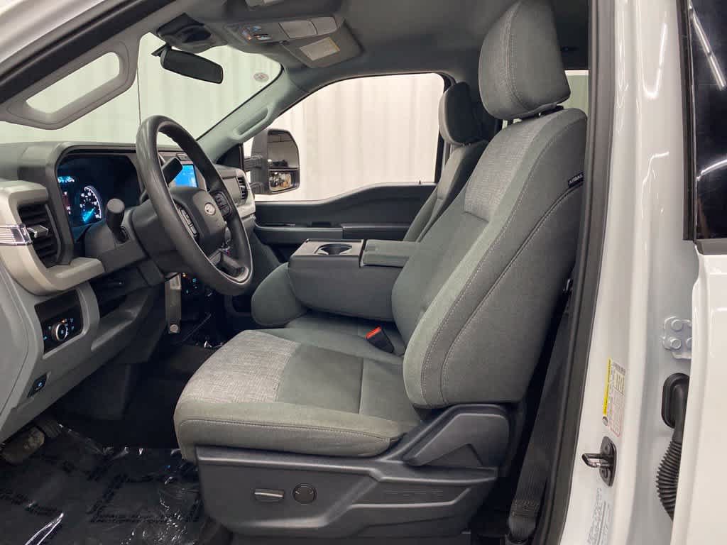 Used 2025 Ford F250 XLT w/ FX4 Off-Road Package AWD/4WD image 13