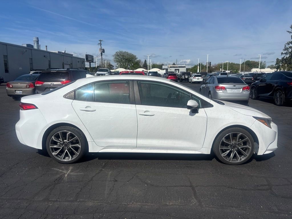 Used 2024 Toyota Corolla LE FWD image 5