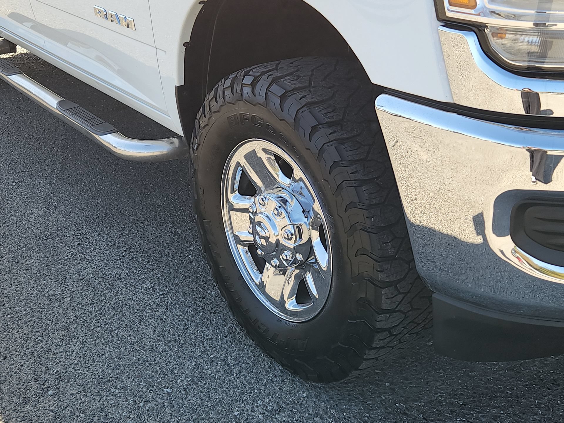 Used 2022 RAM 2500 Tradesman w/ Chrome Appearance Group AWD/4WD image 18
