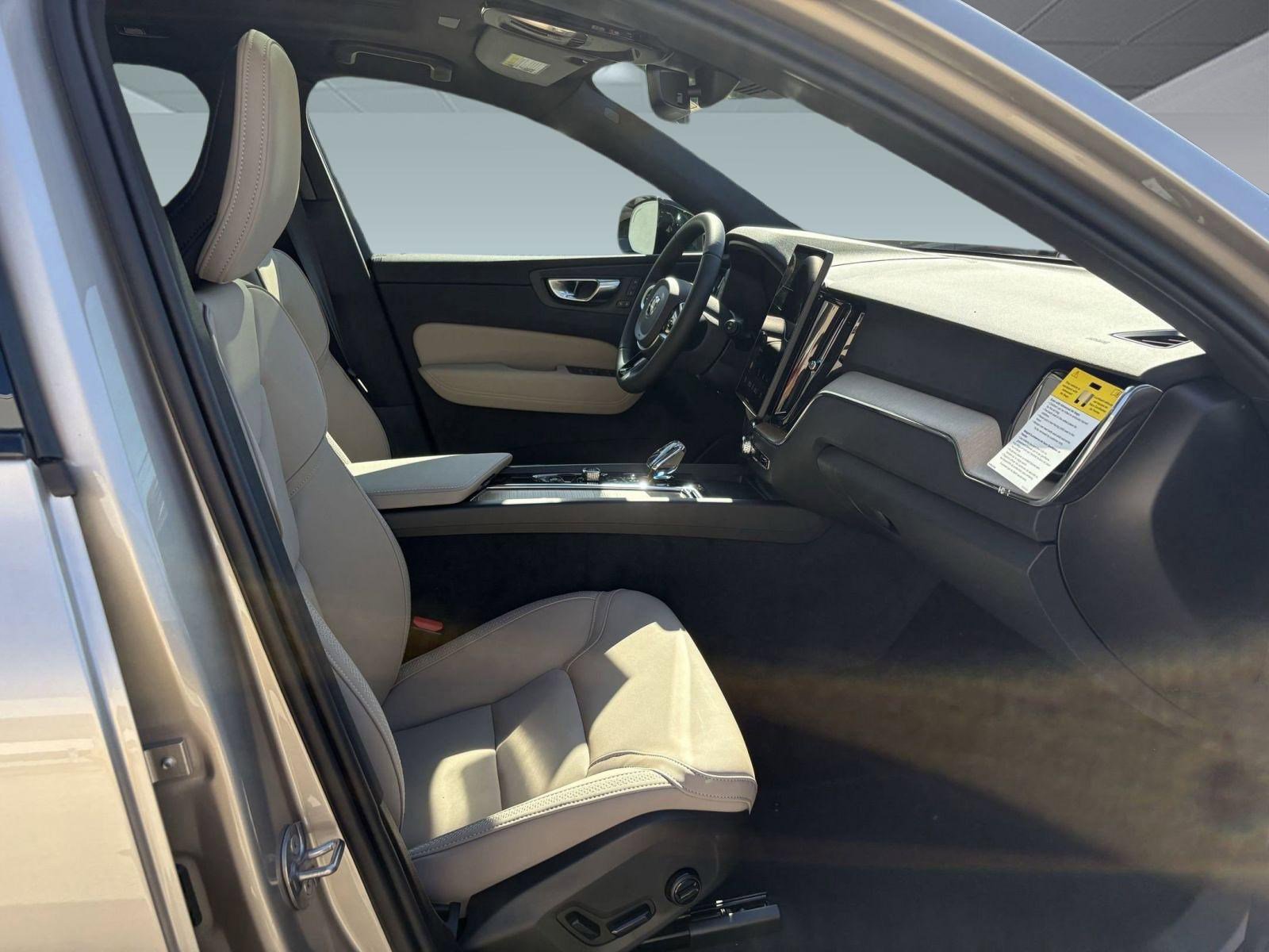 Used 2026 Volvo XC60 B5 Core w/ Climate Package image 28