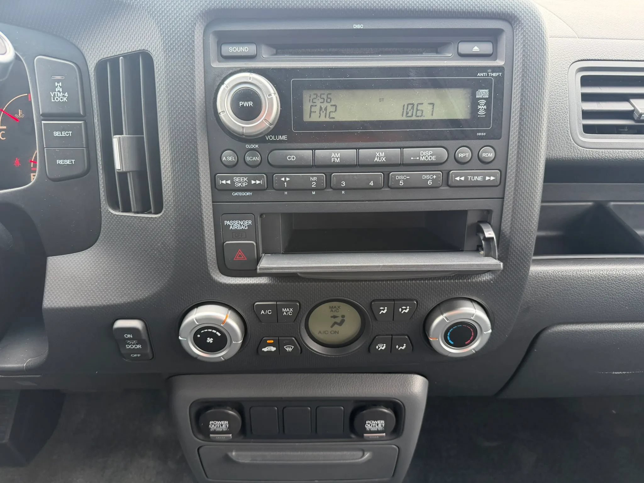 Used 2008 Honda Ridgeline RTX image 16