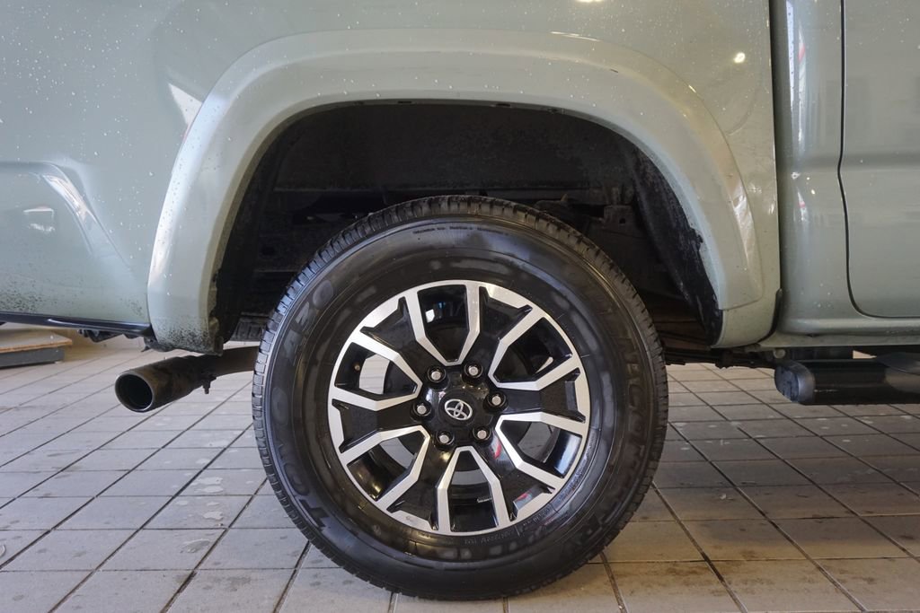 Used 2023 Toyota Tacoma TRD Sport w/ Black Out Package (TMS) image 27