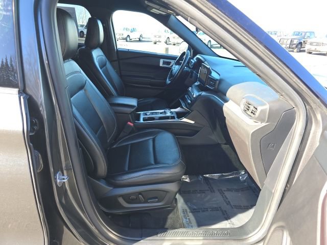 Used 2020 Ford Explorer XLT w/ Equipment Group 202A image 5