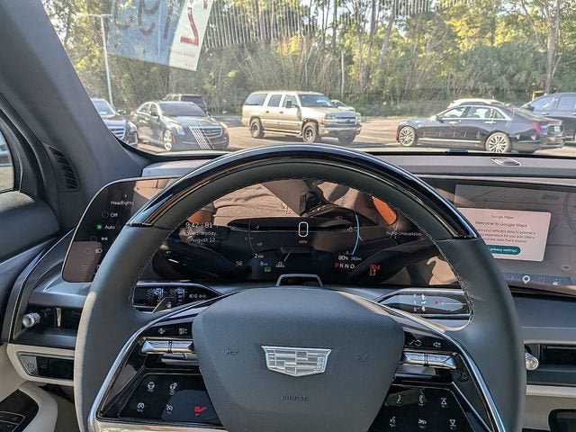 New 2027 Cadillac Vistiq Sport w/ LPO, Floor Liner Package AWD/4WD image 31