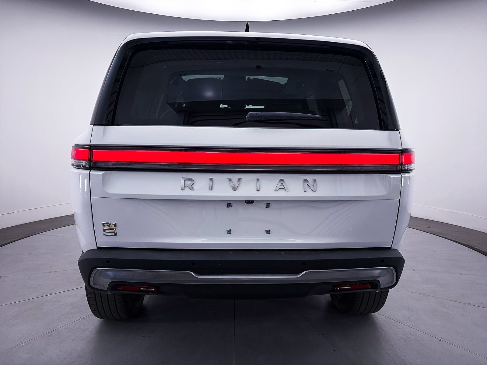 Used 2024 Rivian R1S Adventure AWD/4WD image 16