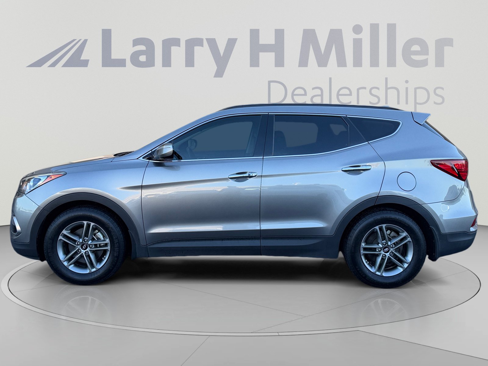 Used 2017 Hyundai Santa Fe Sport w/ 2.4L Tech Package 04 FWD image 2