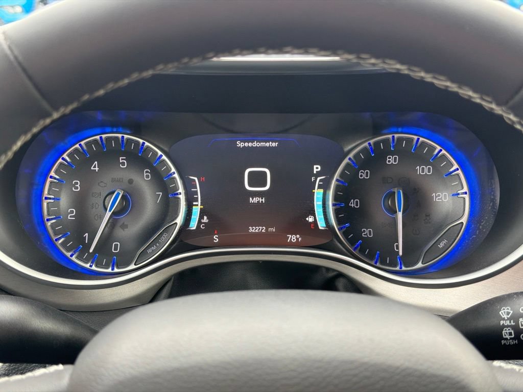 Used 2024 Chrysler Pacifica Limited w/ S Appearance Package AWD/4WD image 9