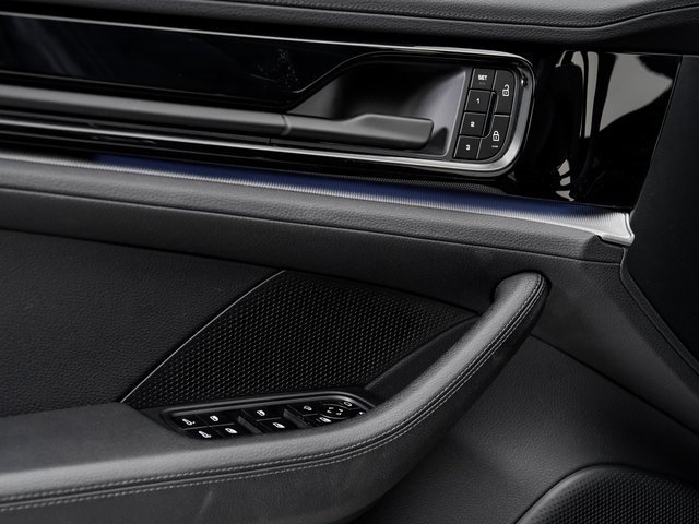 Certified 2025 Porsche Panamera 4 AWD/4WD image 8