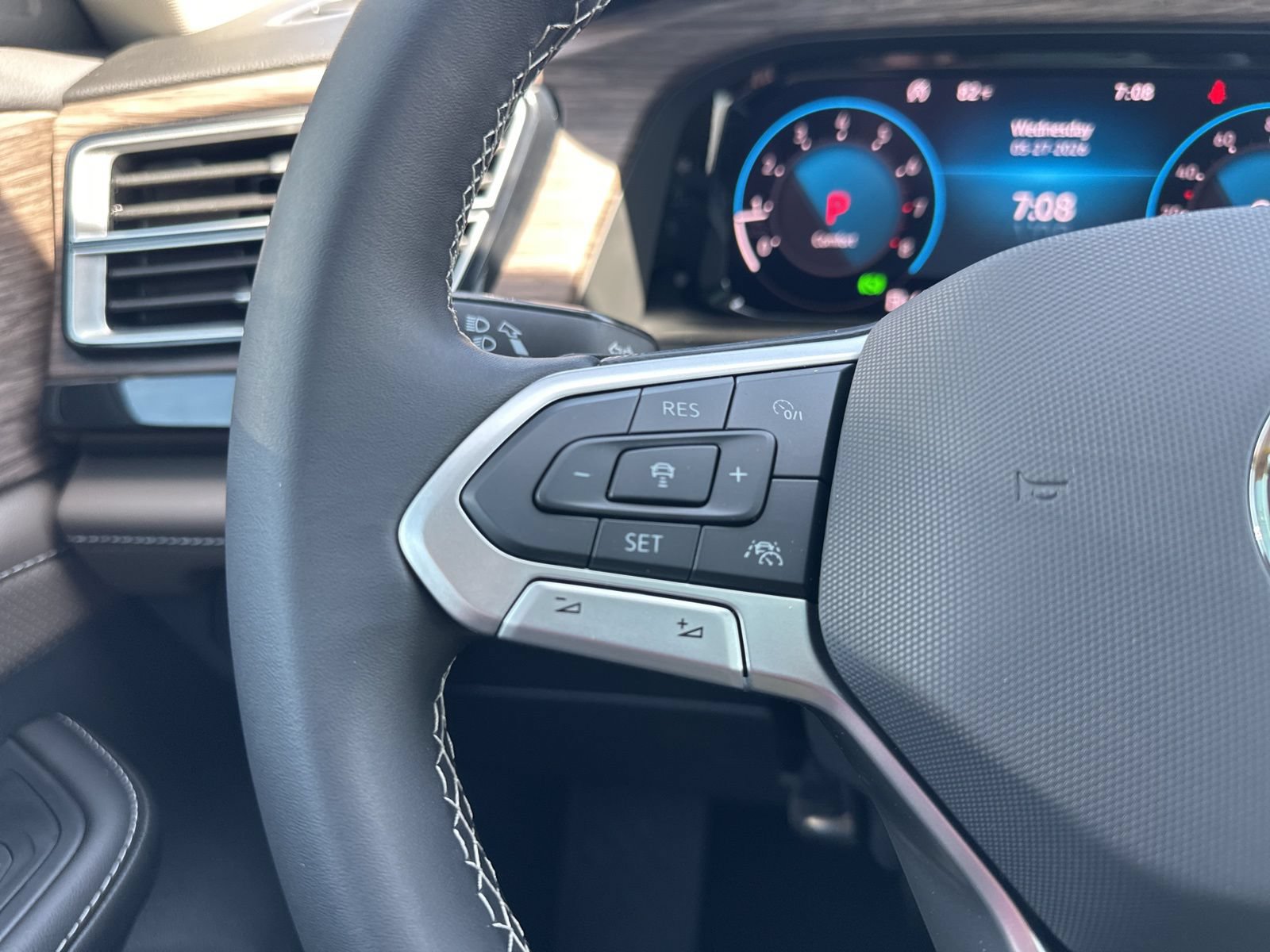 New 2026 Volkswagen Atlas SEL AWD/4WD image 50