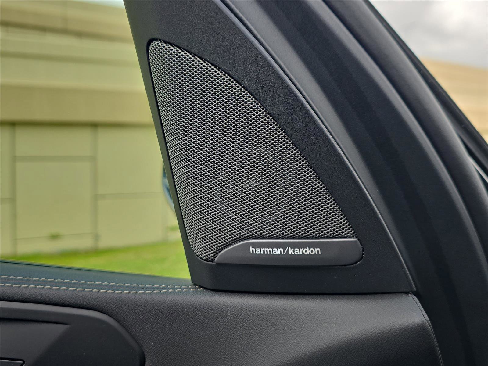 Used 2024 BMW X5 xDrive40i w/ M Sport Package image 25