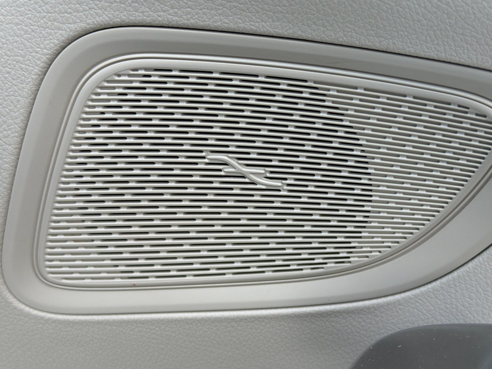 Used 2025 Mercedes-Benz C 300 4MATIC Sedan image 36