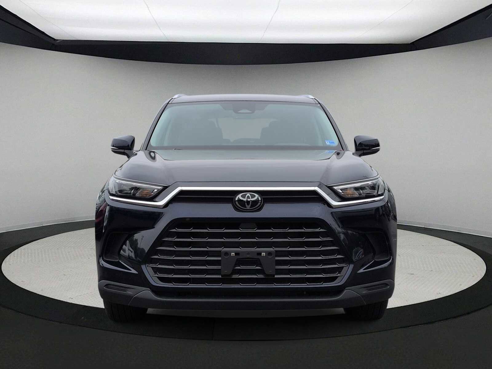 Used 2024 Toyota Grand Highlander AWD image 3