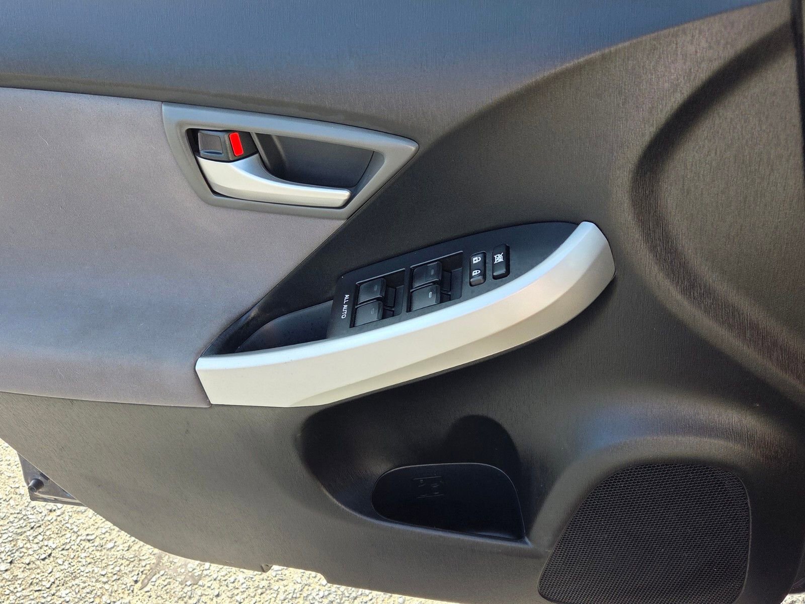 Used 2014 Toyota Prius Two image 28