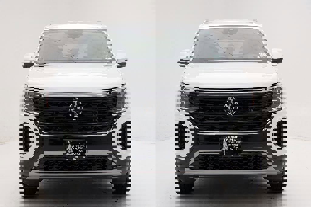 Used 2025 Volkswagen Atlas Cross Sport SE image 4