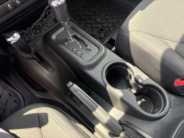 Used 2015 Jeep Wrangler Sport w/ Connectivity Group AWD/4WD image 25