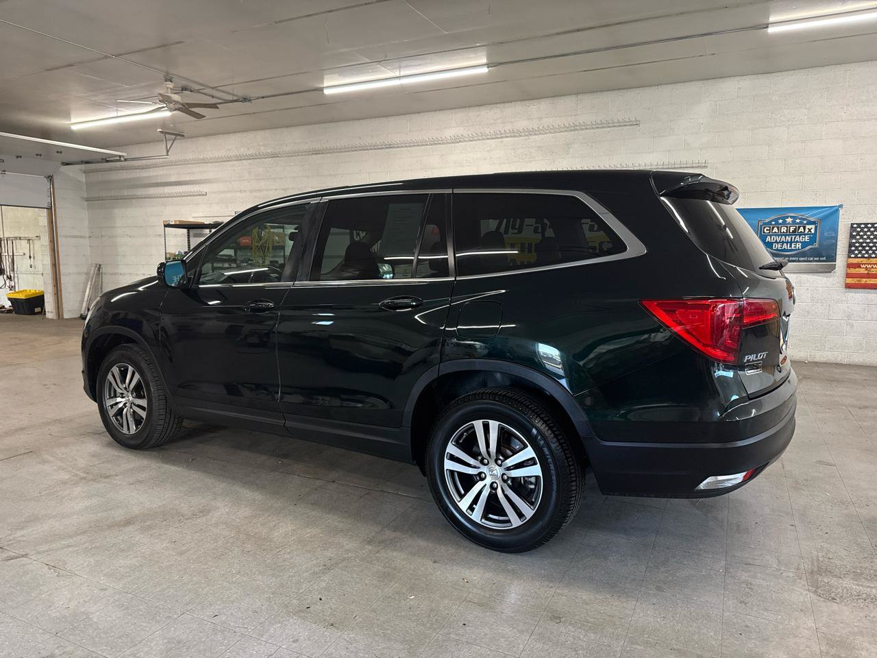 Used 2017 Honda Pilot EX-L image 2