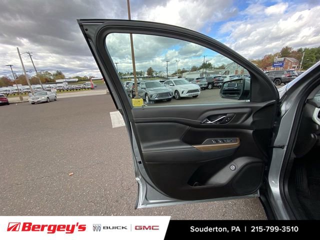 Certified 2023 GMC Acadia SLE w/ Driver Convenience Package image 25