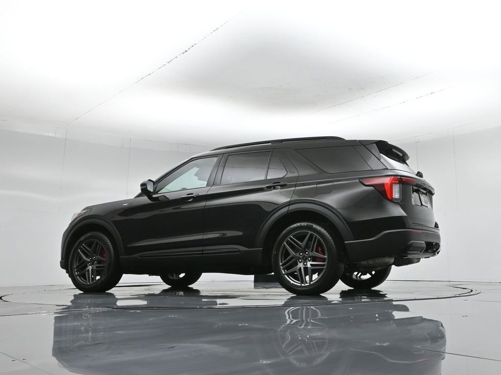 Used 2025 Ford Explorer ST-Line w/ ST-Line Street Pack image 53