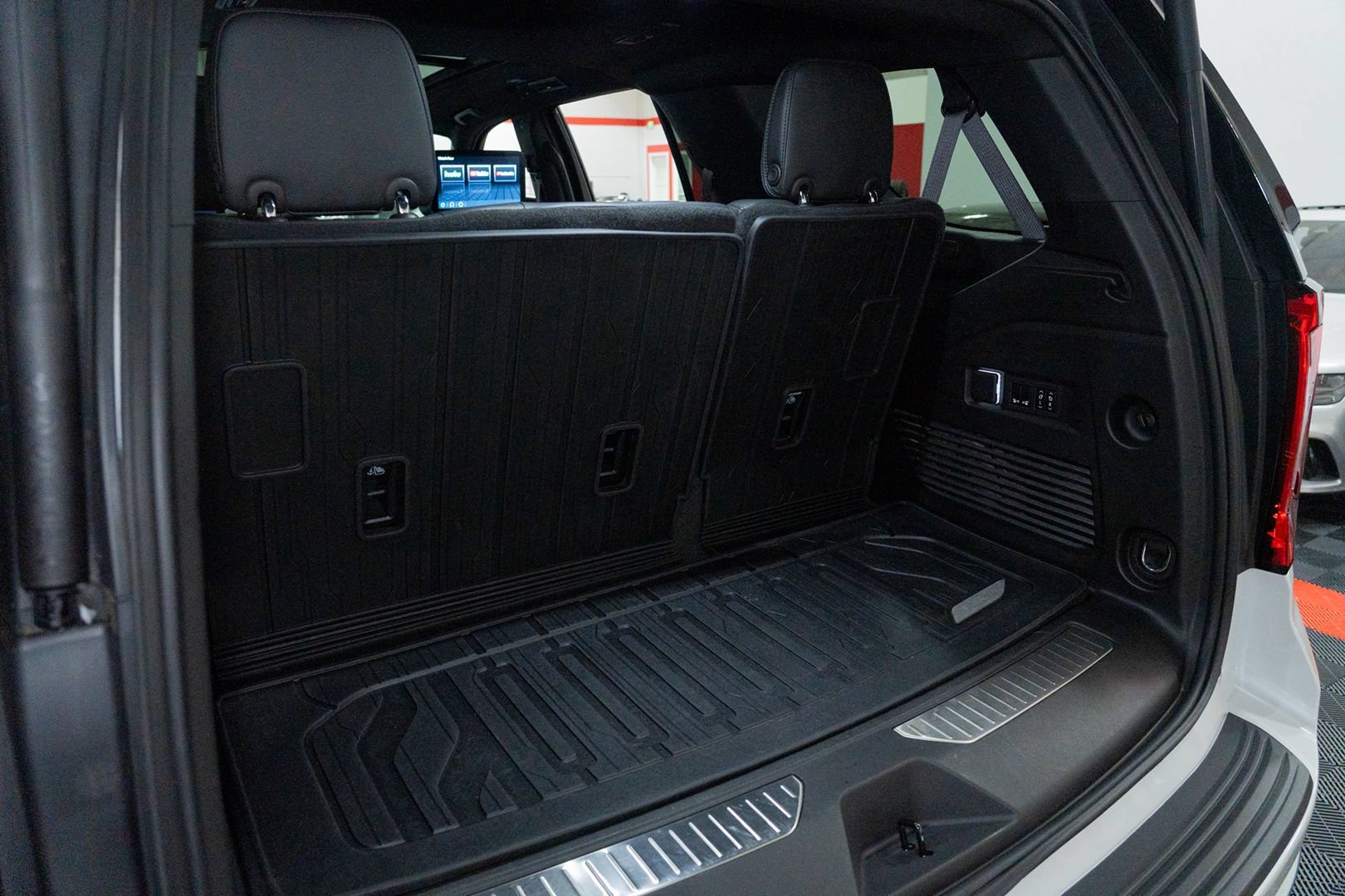 Used 2024 GMC Yukon Denali AWD/4WD image 36