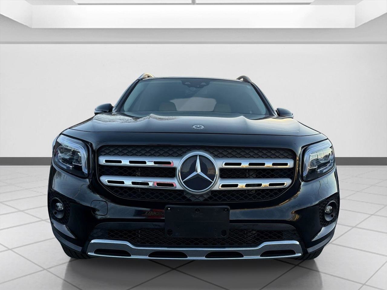 Used 2021 Mercedes-Benz GLB 250 4MATIC w/ Premium Package image 10