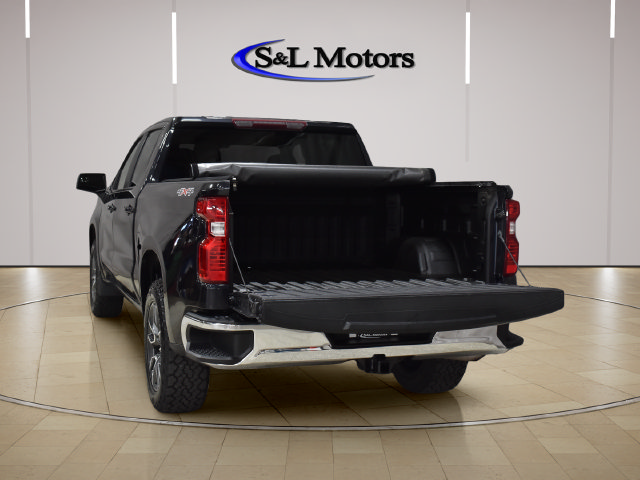 Used 2023 Chevrolet Silverado 1500 LT AWD/4WD image 7