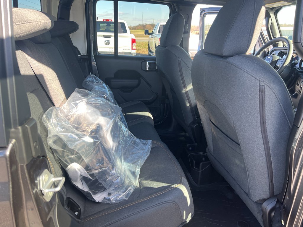 New 2025 Jeep Gladiator Sport AWD/4WD image 13