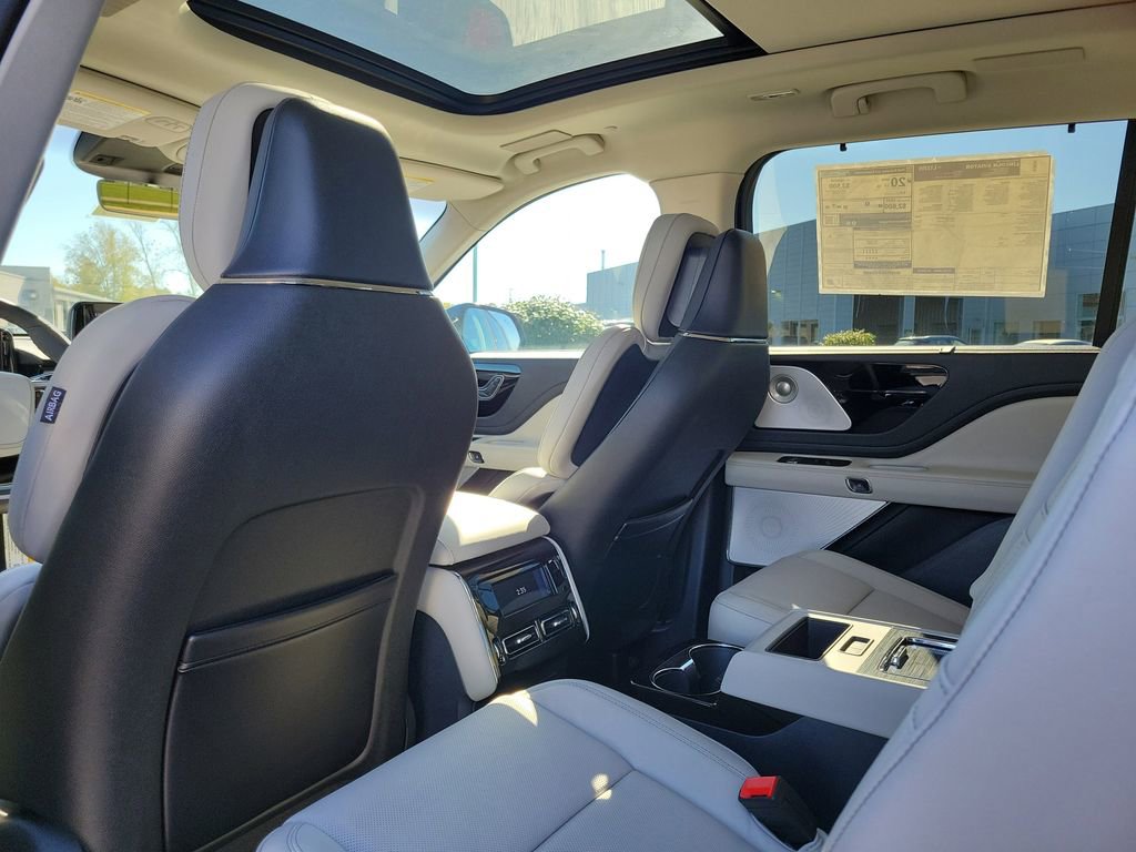 New 2025 Lincoln Aviator Reserve w/ Equipment Group 201A image 16