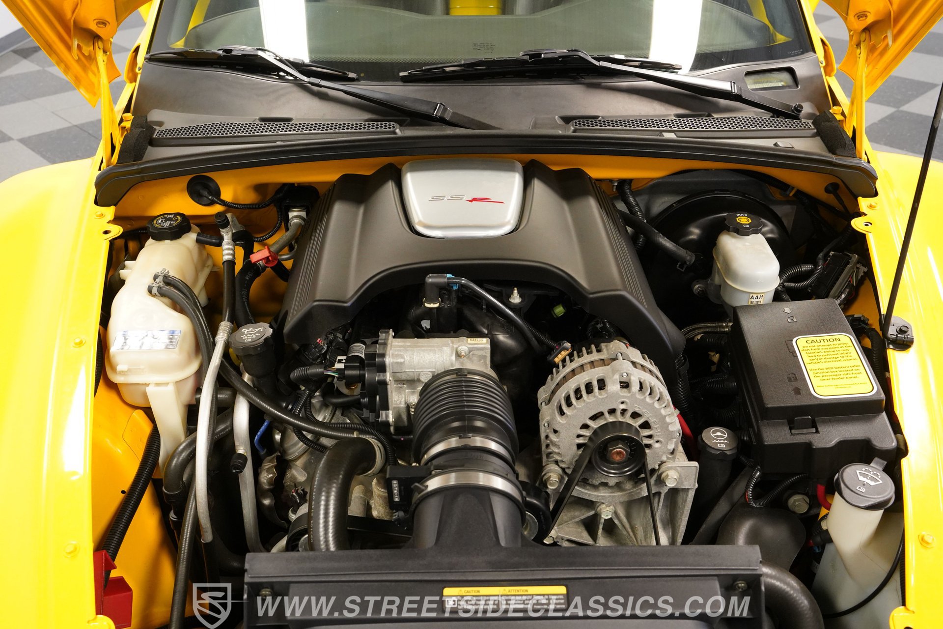 Used 2004 Chevrolet SSR w/ Preferred Equipment Group RWD image 34
