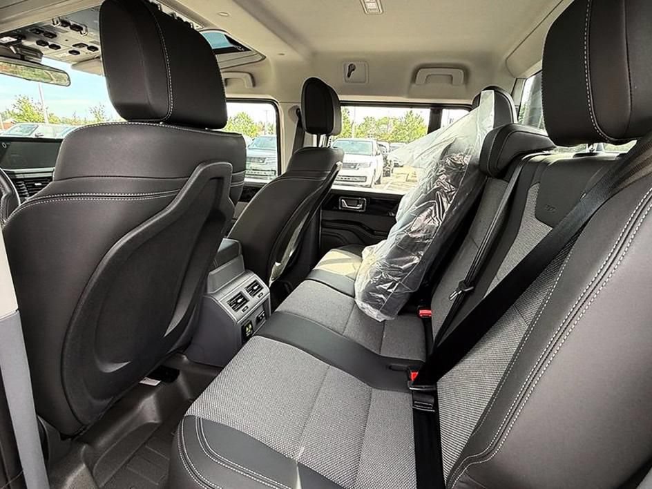 Used 2025 INEOS Grenadier Quartermaster AWD/4WD image 7