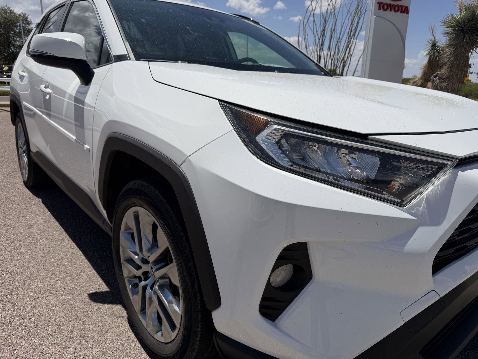 Used 2019 Toyota RAV4 XLE Premium w/ Carpet Mat Package FWD image 14