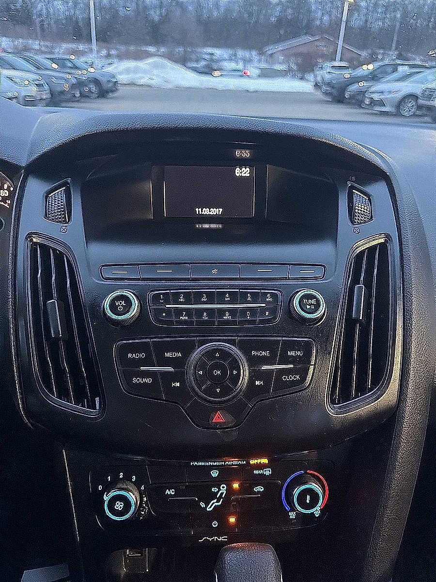 Used 2018 Ford Focus S image 21