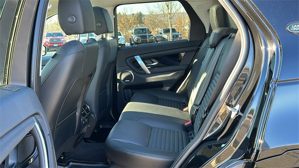 Used 2024 Land Rover Discovery Sport S image 21
