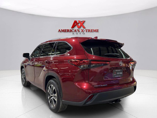 Used 2021 Toyota Highlander XLE image 5