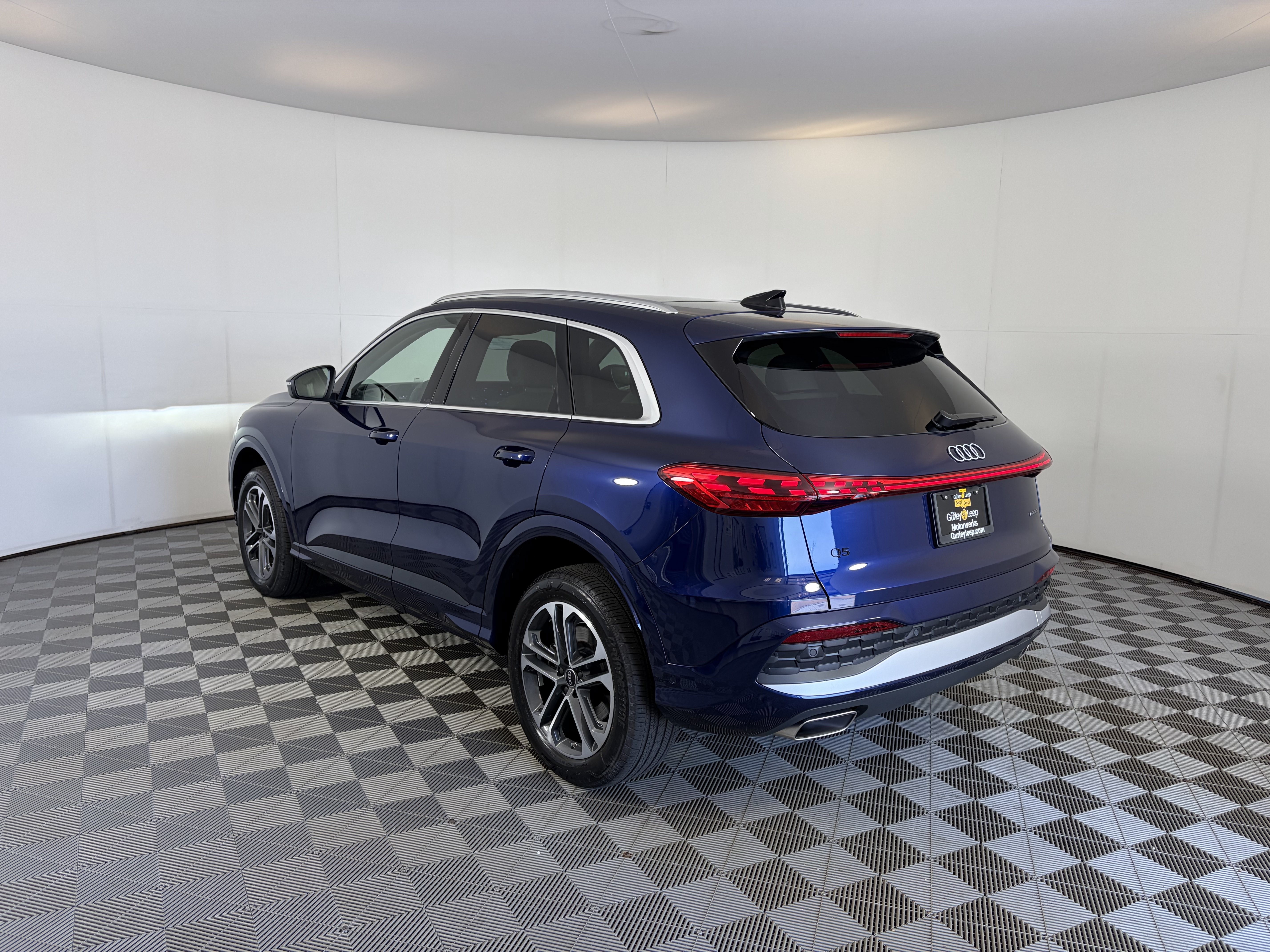 Used 2025 Audi Q5 Premium Plus w/ Premium Plus AWD/4WD image 8