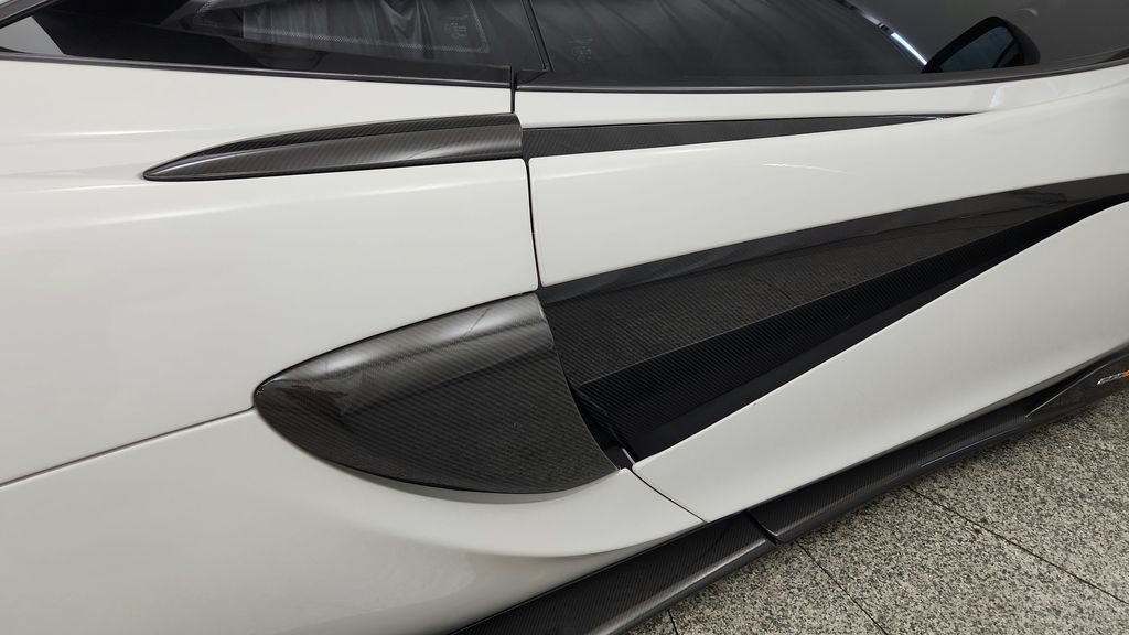 Used 2019 McLaren 600LT RWD image 29
