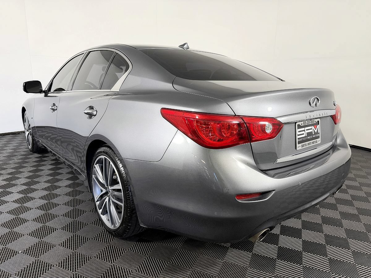 Used 2015 INFINITI Q50 w/ Deluxe Touring Package RWD image 15