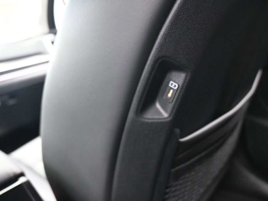 Used 2025 Kia Sorento SX image 43