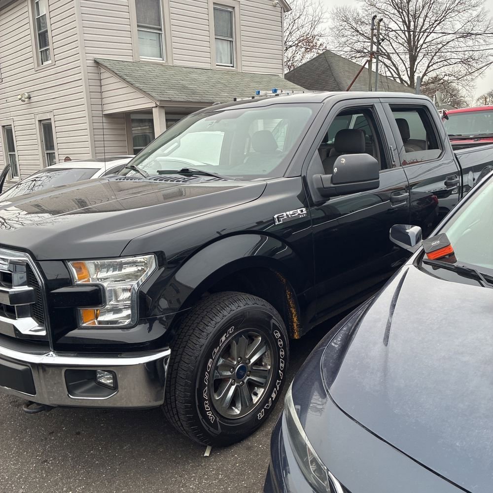Used 2016 Ford F150 XLT image 2