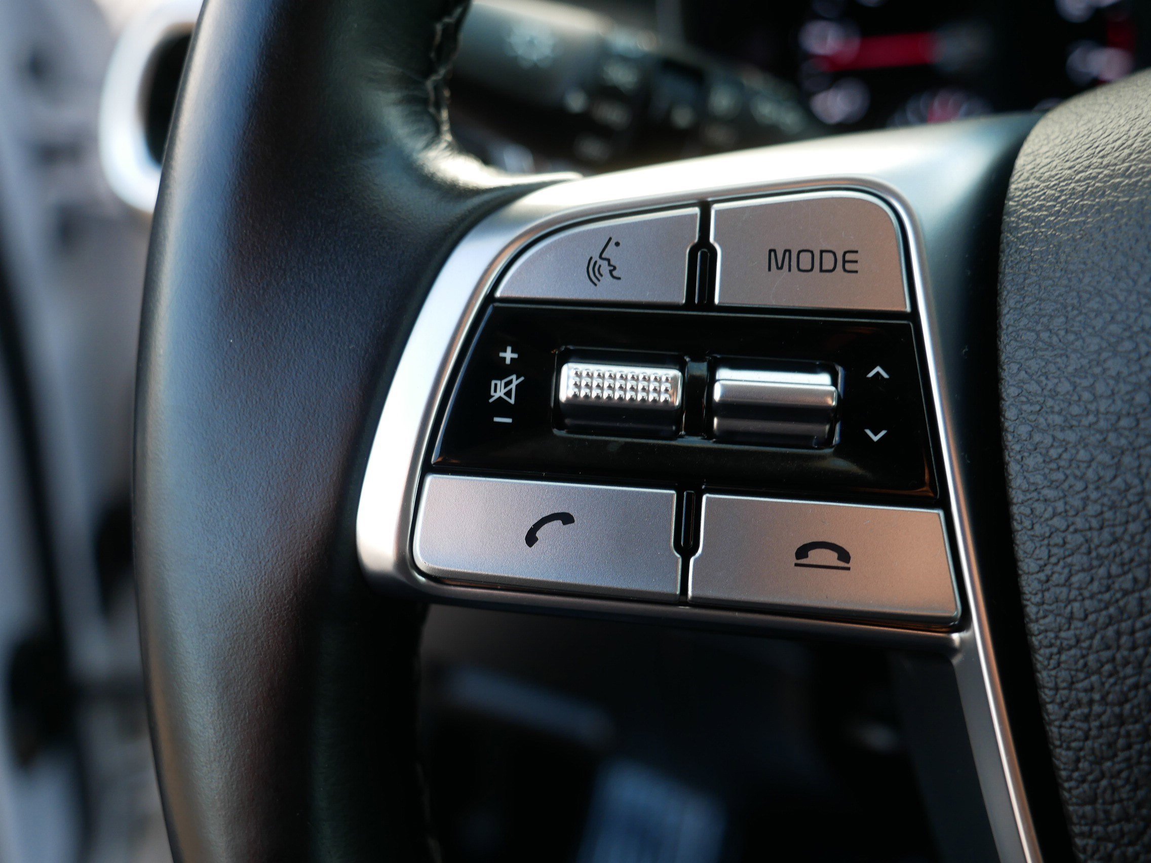 Certified 2022 Kia Telluride SX w/ SX Prestige Package image 28