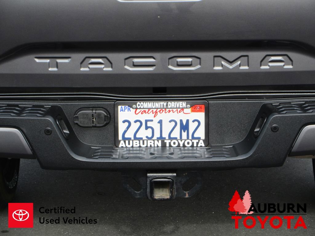 Certified 2018 Toyota Tacoma TRD Off-Road image 8