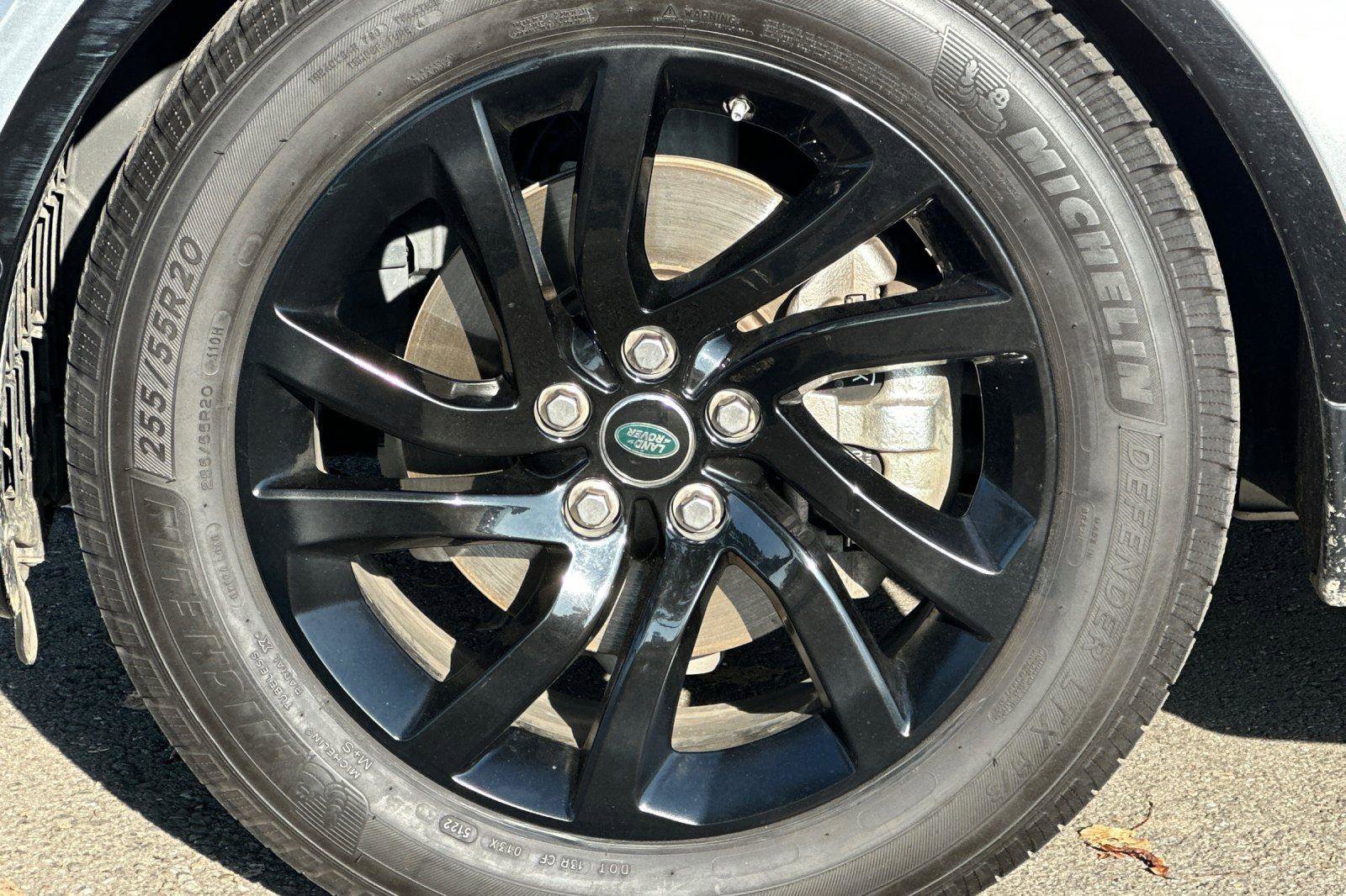 Used 2019 Land Rover Discovery HSE image 27