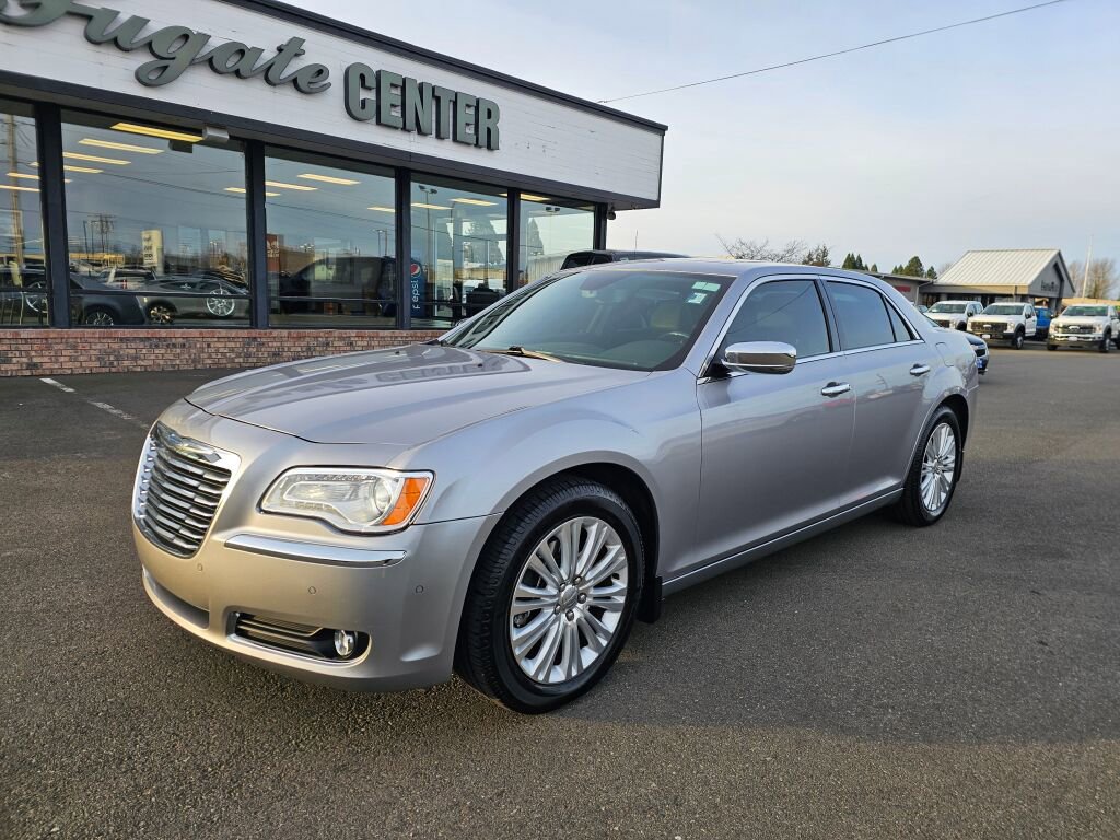 Used 2014 Chrysler 300 C w/ Light Group image 2