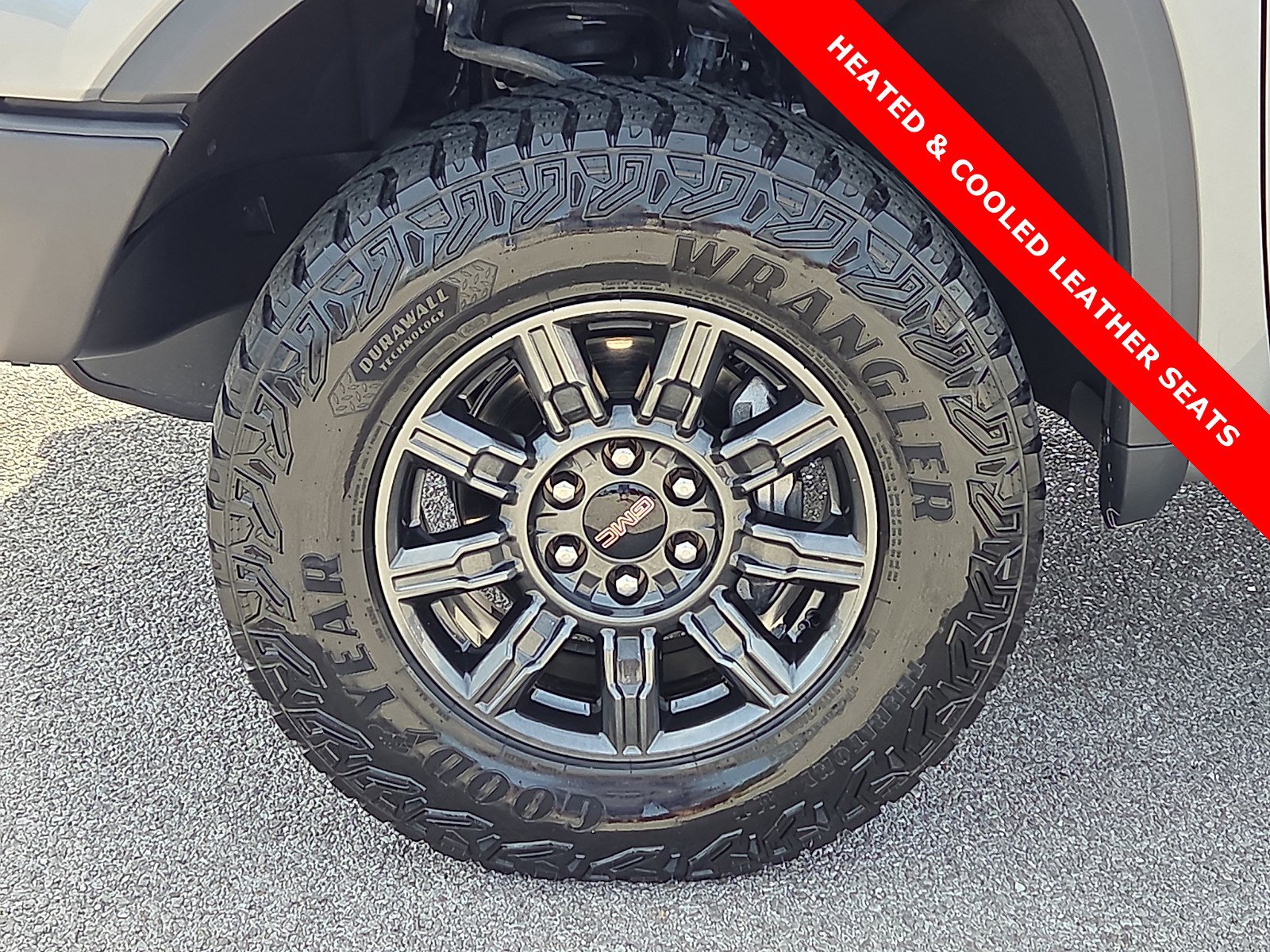 Used 2024 GMC Sierra 1500 AT4X AWD/4WD image 7