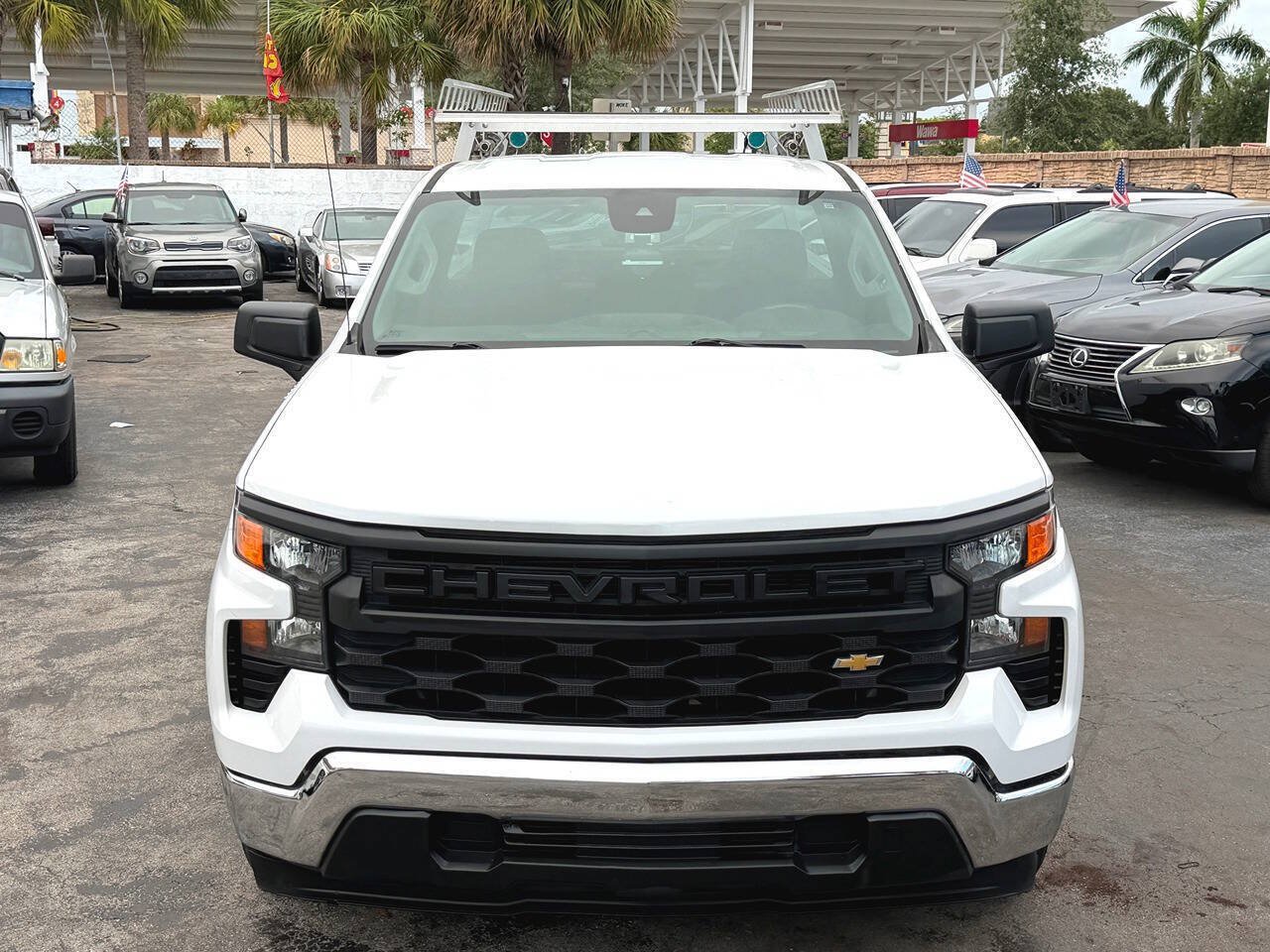 Used 2022 Chevrolet Silverado 1500 W/T RWD image 9