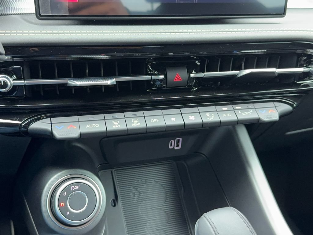 New 2025 Alfa Romeo Tonale w/ Premium Package AWD/4WD image 27