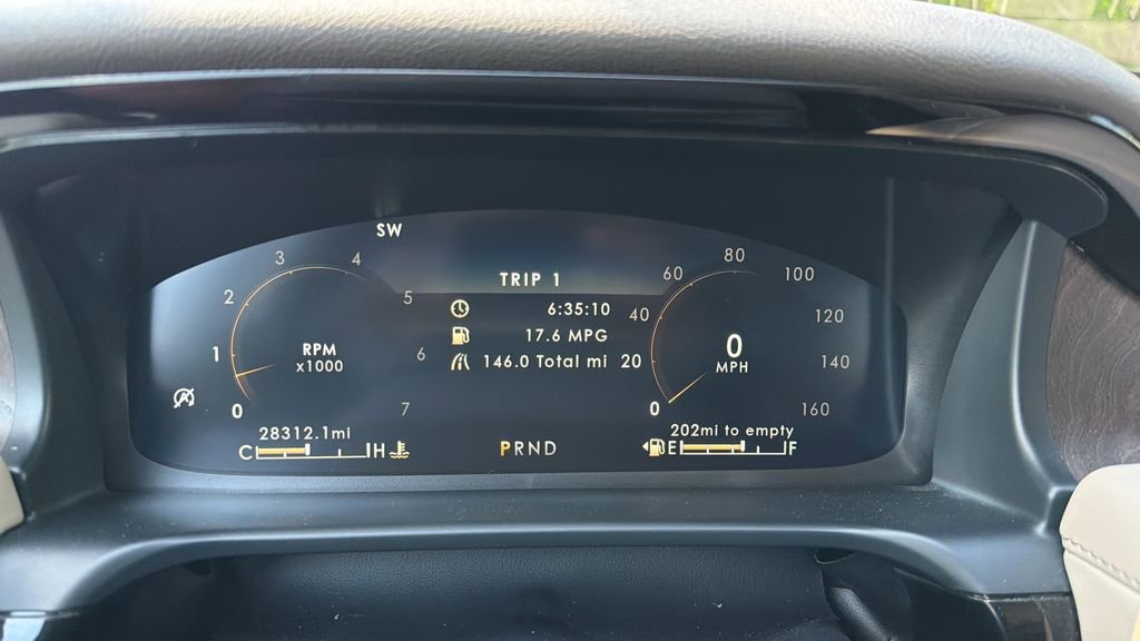 Used 2023 Lincoln Aviator Reserve w/ Equipment Group 201A image 10