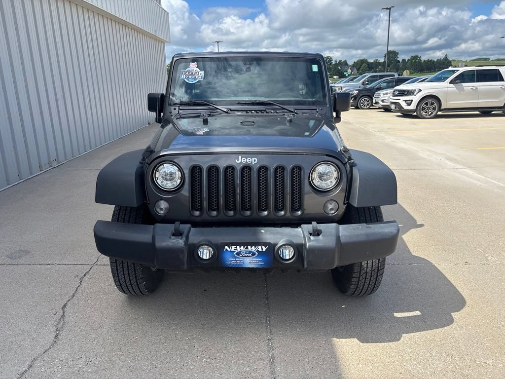 Used 2017 Jeep Wrangler Unlimited Rubicon w/ Max Tow Package AWD/4WD image 2