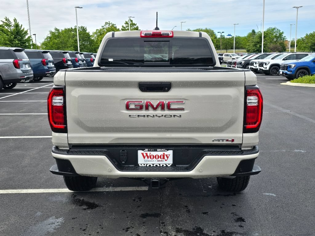 New 2026 GMC Canyon AT4 w/ AT4 Premium Package AWD/4WD image 9