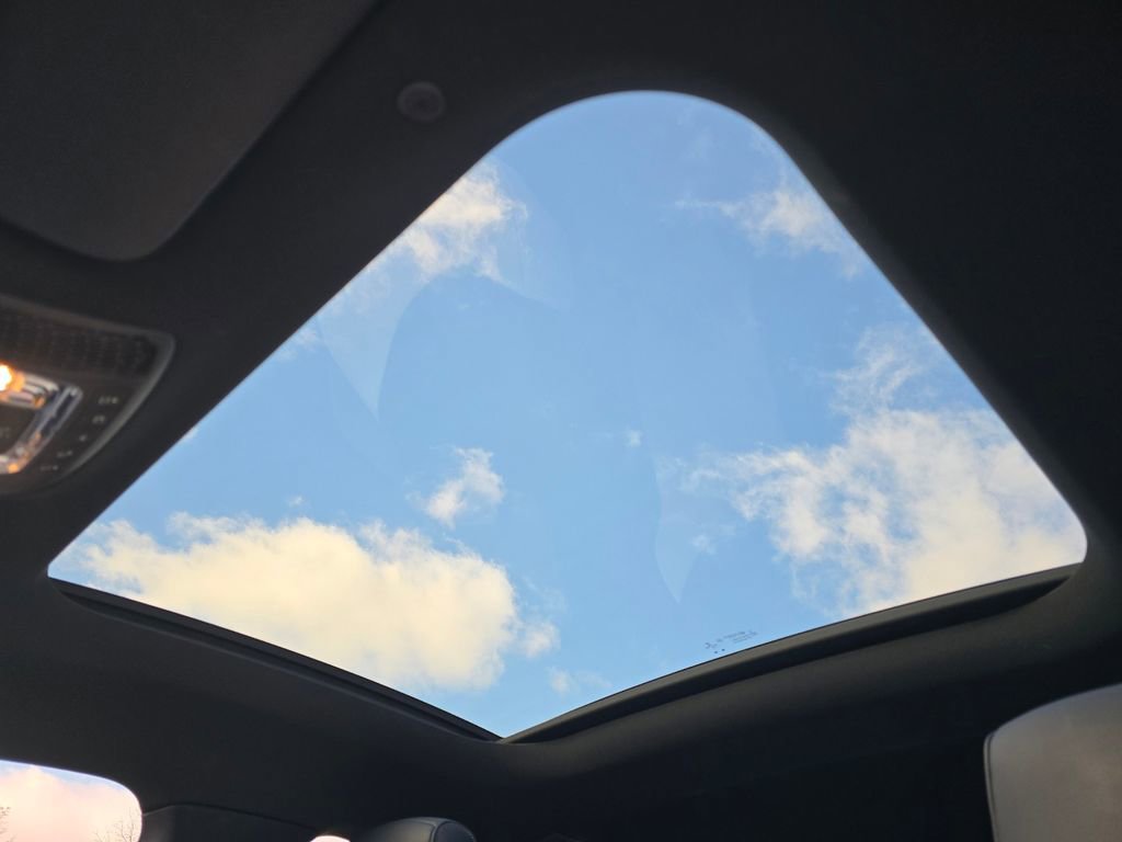 Used 2022 Mercedes-Benz CLA 35 AMG 4MATIC image 3