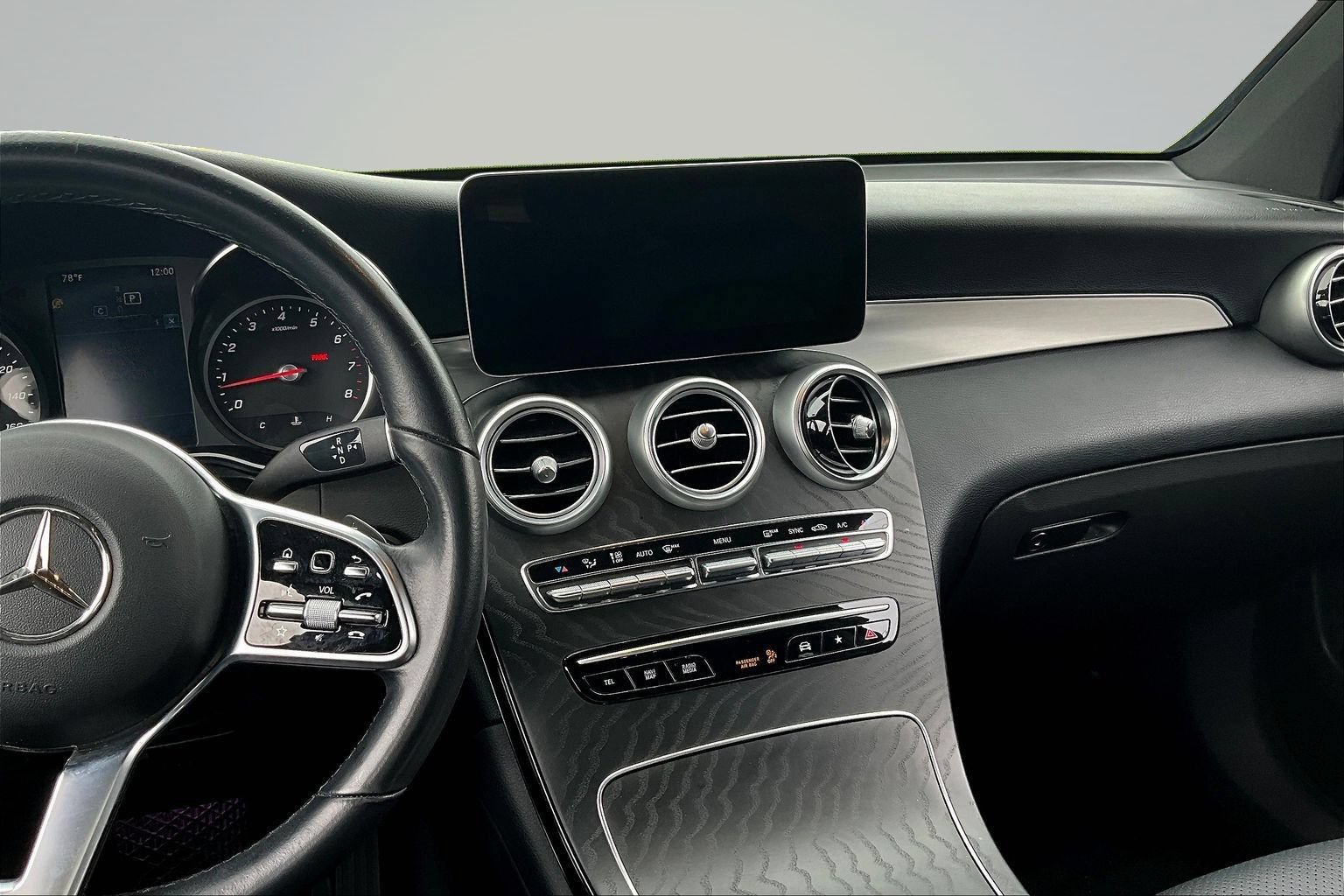 Used 2022 Mercedes-Benz GLC 300 w/ Premium Package Lite image 11